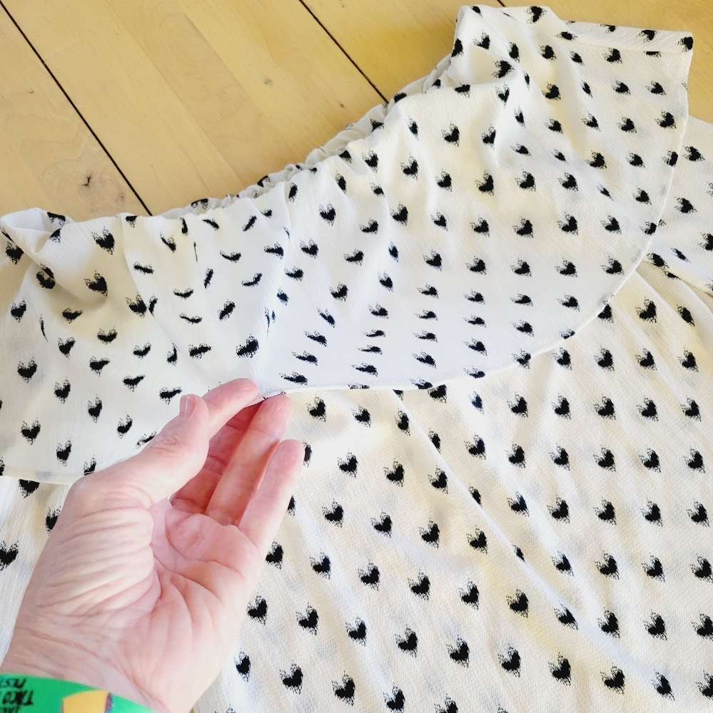 🌺3 for $10 Rue21 Heart Print Strapless Bell Sleeve Blouse - Picture 4 of 9
